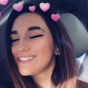 Meet your Posher, Alyssa